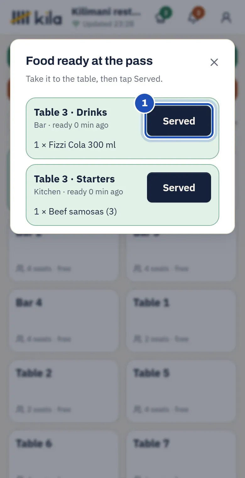 Food ready at the pass: Table 3's drinks from the Bar and its starters from the Kitchen, each with a Served button. The first Served is marked 1.